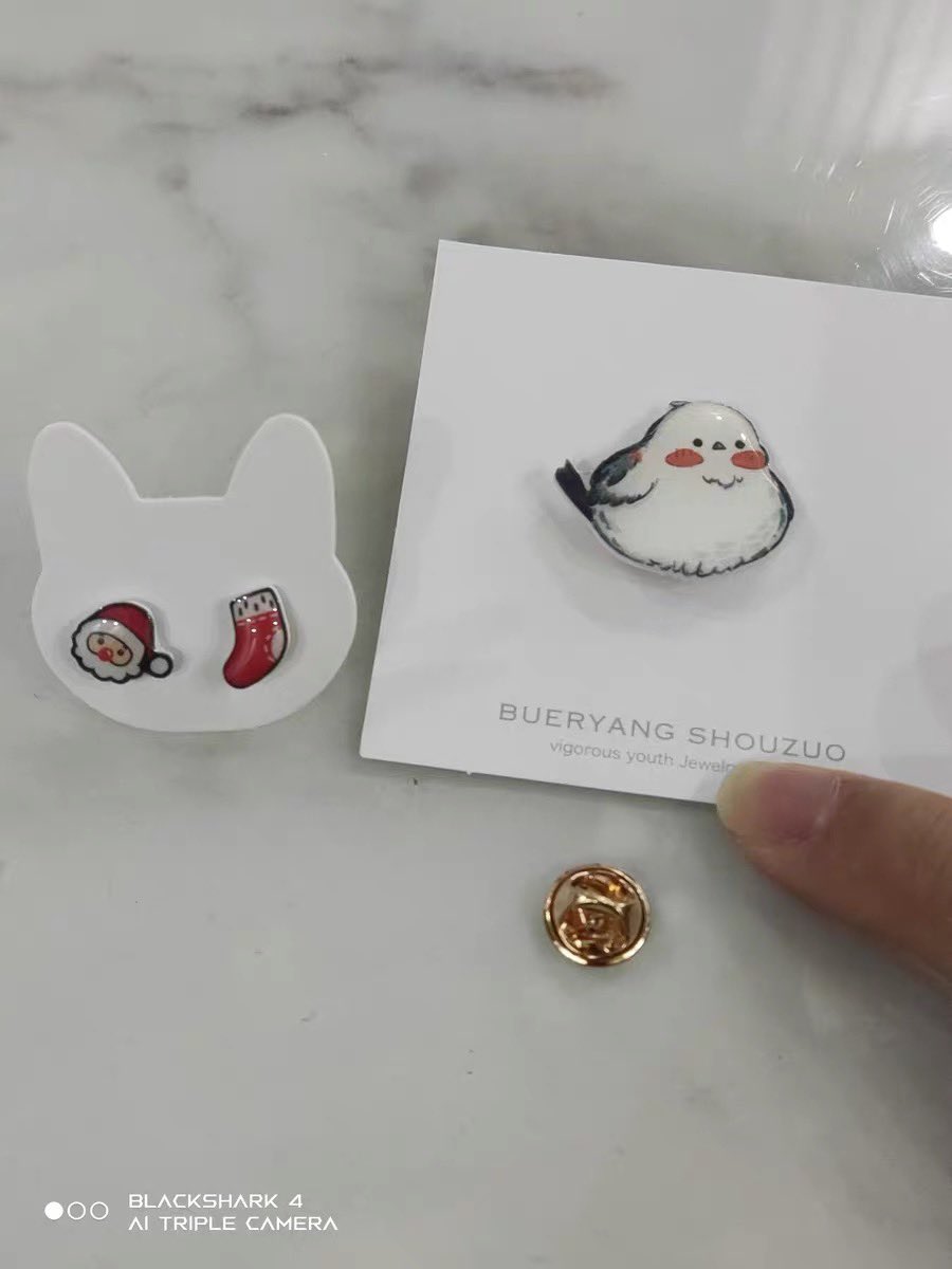Eva_wepingift's tweet photo. Lovely printed pin badge&amp;earrings , welcome contact at https://t.co/O37o2idMqJ #Lapelpin #pinbadge #enamelpin #enamelbadge #badges #wepingift #promogifts #earrings #jewelry #Reels https://t.co/zEA8U1In6j