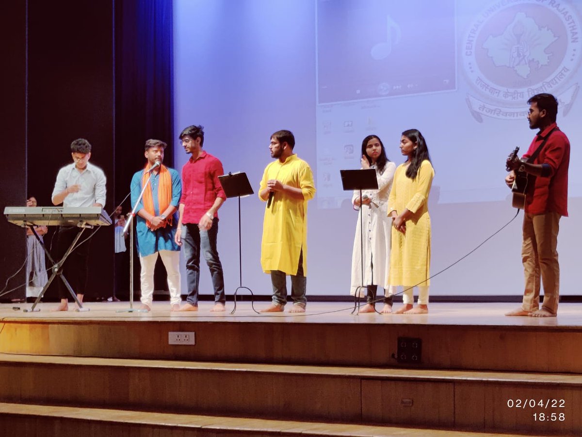 VikashPathak33's tweet photo. राष्ट्रीय कला मंच, केंद्रीय विश्वविद्यालय राजस्थान द्वारा हिंदू नव वर्ष के अवसर पर सफल कार्यक्रम का आयोजन विश्वविद्यालय प्रांगण में संपन्न हुआ।
@AnandBhalerao10 
@CURajasthan 
@RKMIndiaorg https://t.co/b1prvUiggN