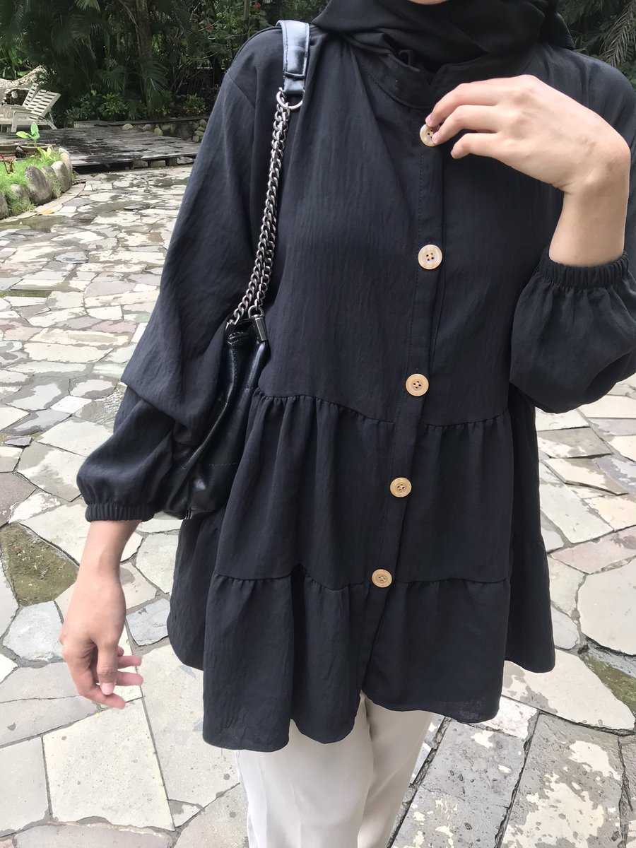 bigmacoreo's tweet photo. Blouse dan kemeja under 100k~

Pict 1: black https://t.co/ky76bCiAL9
Pict 2: cream https://t.co/83NP8J2Jnb
Pict 3: white https://t.co/6DvhlfCXDl https://t.co/lIAaWmqGBd