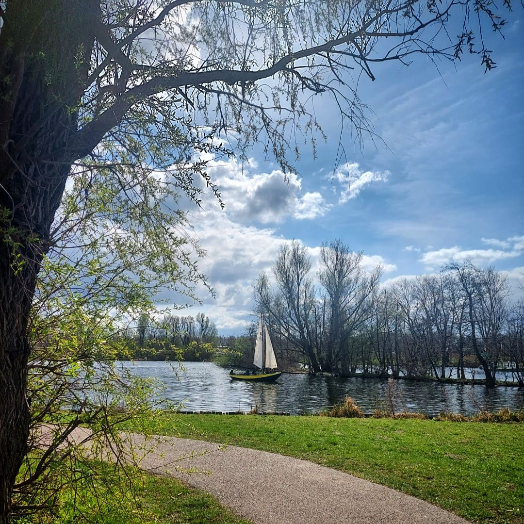 inHillegersberg's tweet photo. Geweldige Hollandse wolkenlucht boven de Bergse Voorplas. #Hillegersberg #Rotterdam Foto: Bianca Odding. https://t.co/RWkovu8BqB