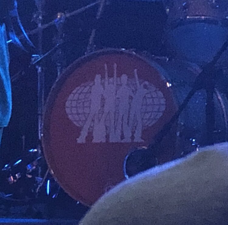 poppyster's tweet photo. @SupergrassHQ what an amazing gig - loved it @roadmender #energy #closeup #newfriends #topgig ❤️🎶❤️💃💃💃💃💃 https://t.co/Z6ab5sUHMJ