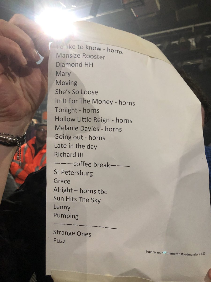 poppyster's tweet photo. @SupergrassHQ what an amazing gig - loved it @roadmender #energy #closeup #newfriends #topgig ❤️🎶❤️💃💃💃💃💃 https://t.co/Z6ab5sUHMJ