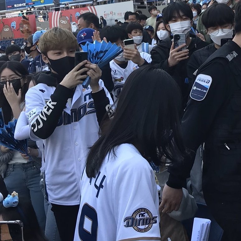 FPZdg-laAAAE8On?format=jpg&name=900x900