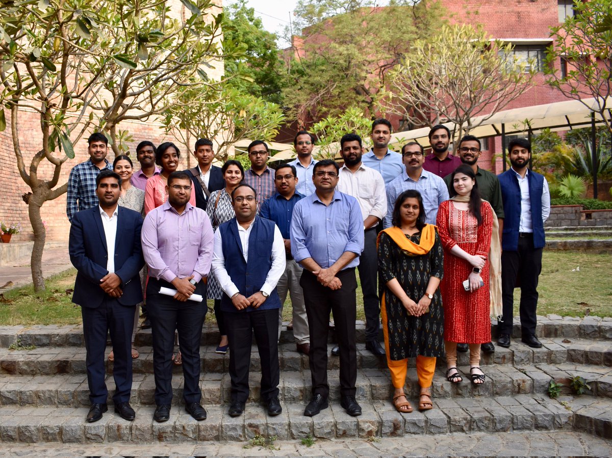 iis_now's tweet photo. He said an effective communication plan should include:
✅Situation Analysis
✅Communication goal & objectives
✅Strategies
✅Action plan
✅Measuring success
to cater to needs of citizens as stated in #Maslow's heirarchy of needs.
#IIStraining
#GovtCommunication (2/2) https://t.co/fvpdp2ENHu