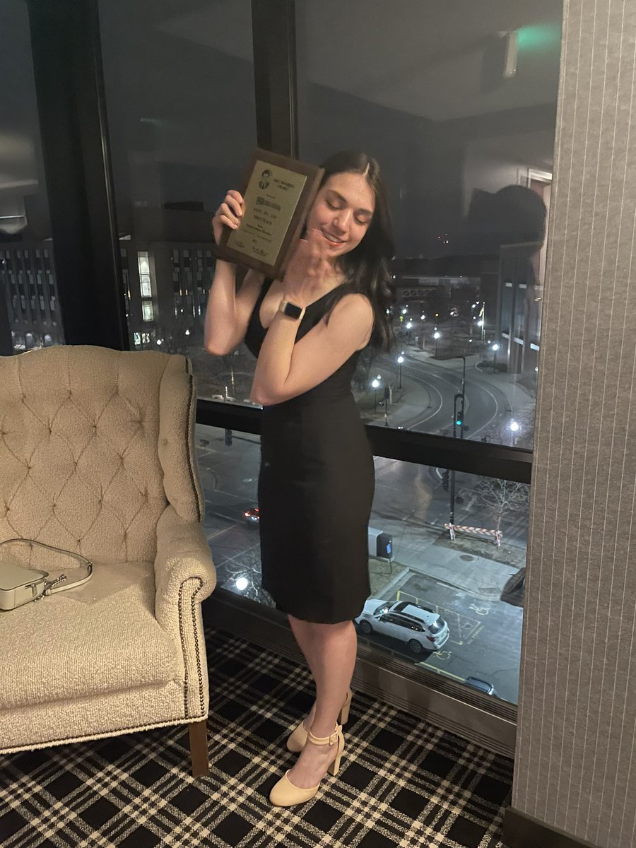 livewithcait's tweet photo. marks signature? L
Sevareid award? W

i’ll take it😌 https://t.co/XmnrXzHhgS