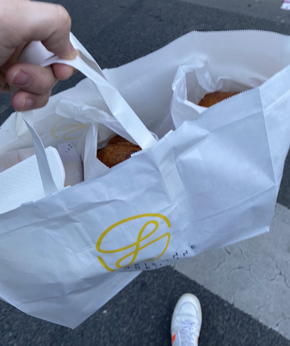 GendronNico's tweet photo. Pas de @parismarathon ce matin mais 24h de #Garde ! 🥐😴☕️
Bonne journée et bon courage aux Runneurs 🥶
#MarathonDeParis #Landemaine #LTGarde https://t.co/EshSZL3lAf