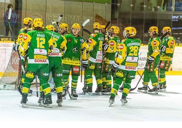Mit viel Charakter und Moral, sowie einer kämpferischen Leistung verabschiedet sich der EHC Lustenau nach einer 2:3 Niederlage in die Sommerpause. Die Cracks des EHC bedanken sich bei den Fans für die tolle Unterstützung während der gesamten Saison. ehc-lustenau.at/EHC/index.php?…