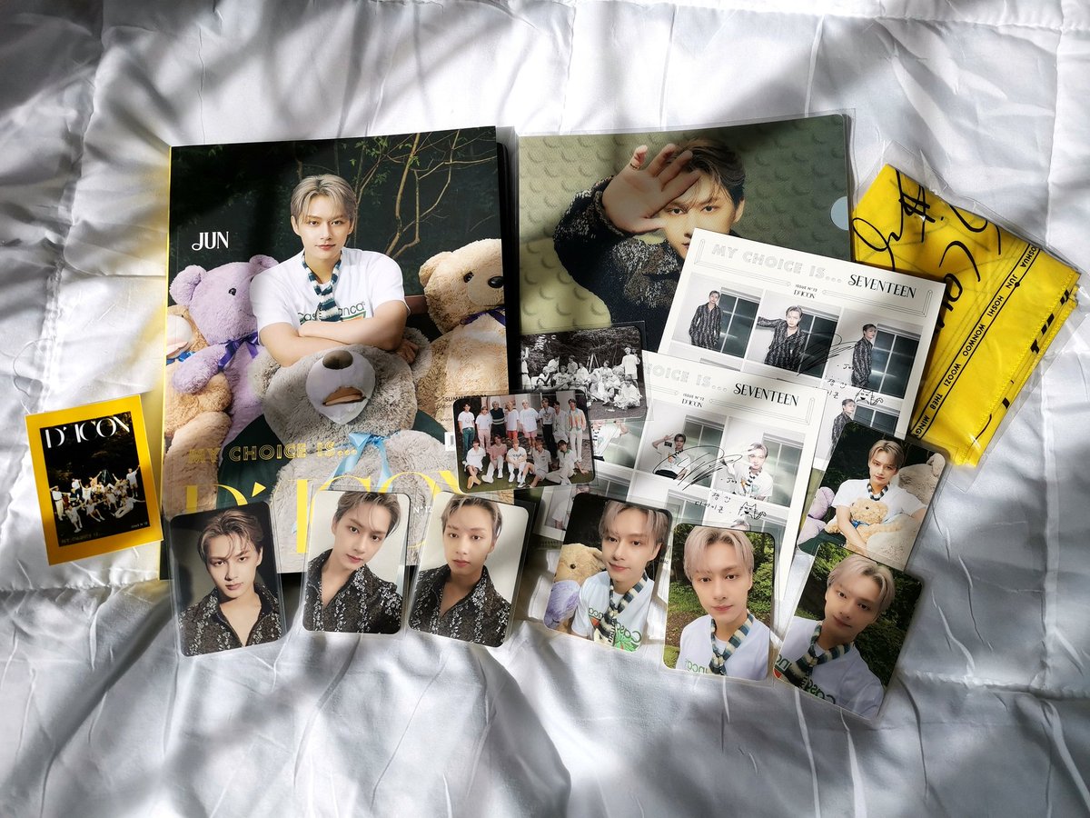 zvrsbyzee's tweet photo. WTS LFB PH 🇵🇭

DICON JUN COVER SET - [SEVENTEEN]
On-hand | Non Profit

Complete Inclusions + Jun Luxury Ver Solo Pc + Photomatics + OT13 Pcs

Strictly Selling as set: P2,500
All are in good condition

MOP: Gcash
MOD: Shapi

#SEVENTEEN #Junhui #DiconSVT https://t.co/KbYMmK5WSX