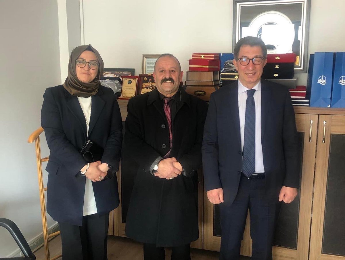 Serpil Yılmaz 🇹🇷 (@serp4177_y) on Twitter photo Bayburtlu Aşık Süphani ile güzel bir karşılaşma, Aşık Süphani ozan geleneğini Bayburt ta sürdürmeye çalışan değerli bir sanatçıdır. Bayburtlu Aşık Süphani ile güzel bir karşılaşma, Aşık Süphani ozan geleneğini Bayburt ta sürdürmeye çalışan değerli bir sanatçıdır.