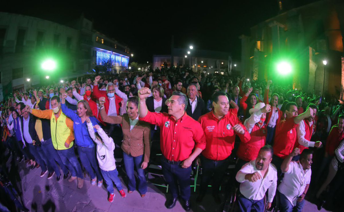 alitomorenoc's tweet photo. ¡Vamos a ganar en Durango, porque tenemos un candidato preparado y confiable, que ha demostrado su capacidad y visión para sacar adelante a su estado! ¡Unidos haremos que @EVillegasV sea el próximo gobernador! 👊🏼🗳🇲🇽 https://t.co/F435mGcvAU