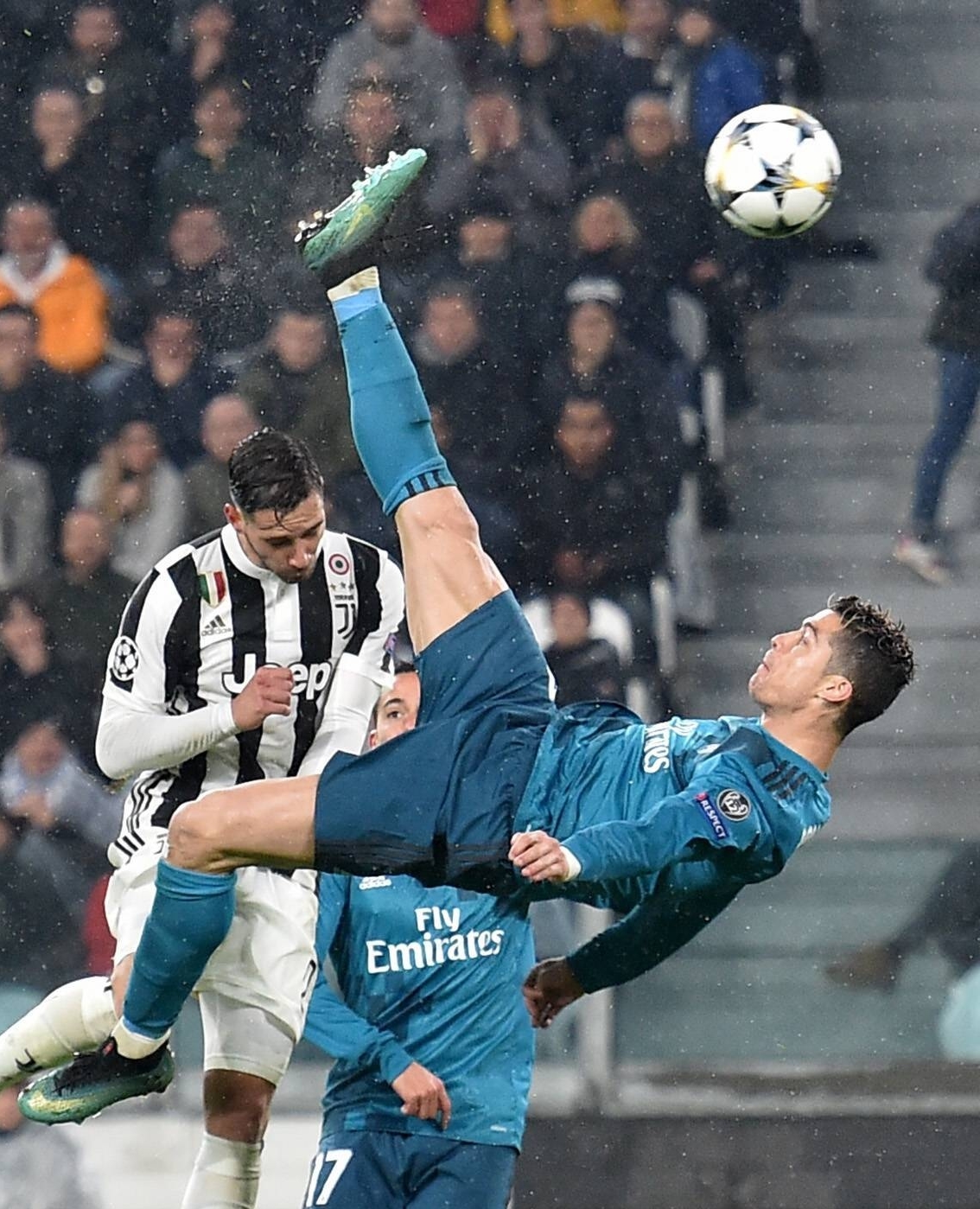 Cristiano Ronaldo uploads Instagram photo of overhead kick in Al