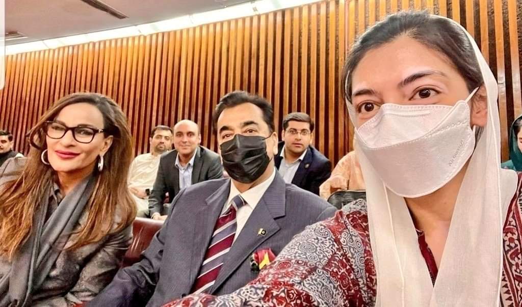TeamSyedHussain's tweet photo. ماشاءاللہ
عکس بینظیر بی بی آصفہ بھٹو زرداری صاحبہ کی سیلفی متحدہ اپوزیشن جماعتوں کی کامیابی کی عکس دے رہی ہے ✌️🇱🇾✌️❤️🙏
@BBhuttoZardari @AseefaBZ @NEWS_BILAWAL @SHussainJillani @ZobiakhurshidZK @ZobiaKhurshid https://t.co/j4Ak6Mzull