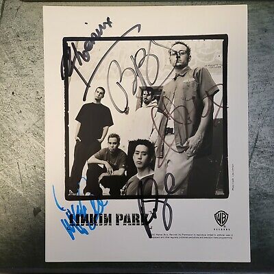 TC_Trends's tweet photo. Linkin Park Signed Press Promo Photo 2001 By 5 Artists Of The Band https://t.co/s1hFiJyiHT https://t.co/RQv3FMVvc8