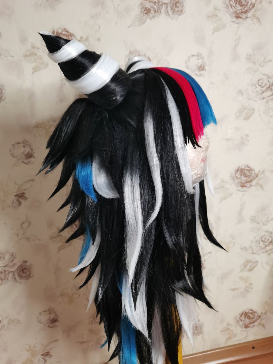 Wig on Mioda Ibuki from the game Danganronpa 2: Goodbye Despair
The styling is made as fluffy and eye-catching as possible
We also had the idea to put a backlight in the wig for greater efficiency!
Maybe someday we will do it )
#danganronpa2 #miodaibuki
