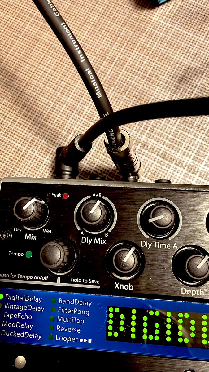 CYGNUS_7's tweet image. 新しいアイテム
凄く良い音だけど他のエフェクターと違ってINとOUTが逆になってます。

#timefactor
#エフェクター