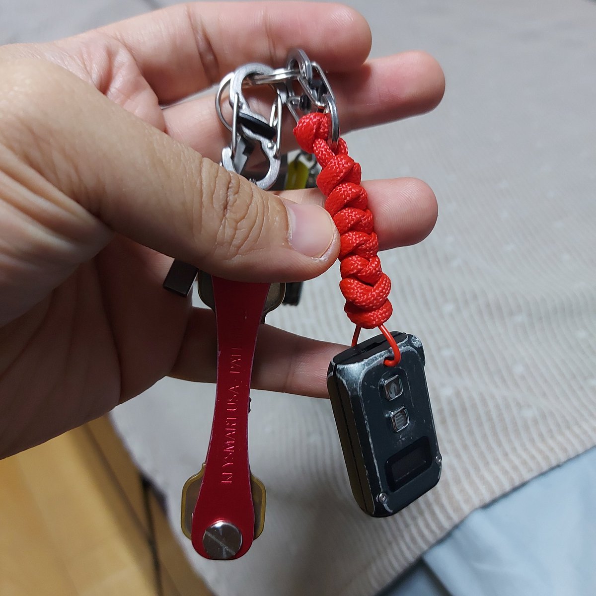 DJSerjaySvek's tweet photo. The keyring on the Nitecore TINI 2 flashlight breaks off easily. Thankfully, with a paper clip and some paracord, I can keep it on my keychain again.
#Nitecore #TINI2 #Flashlight #Paracord #Lanyard #EDC #Keychain #EDCKeychain https://t.co/kPivuLSpcX