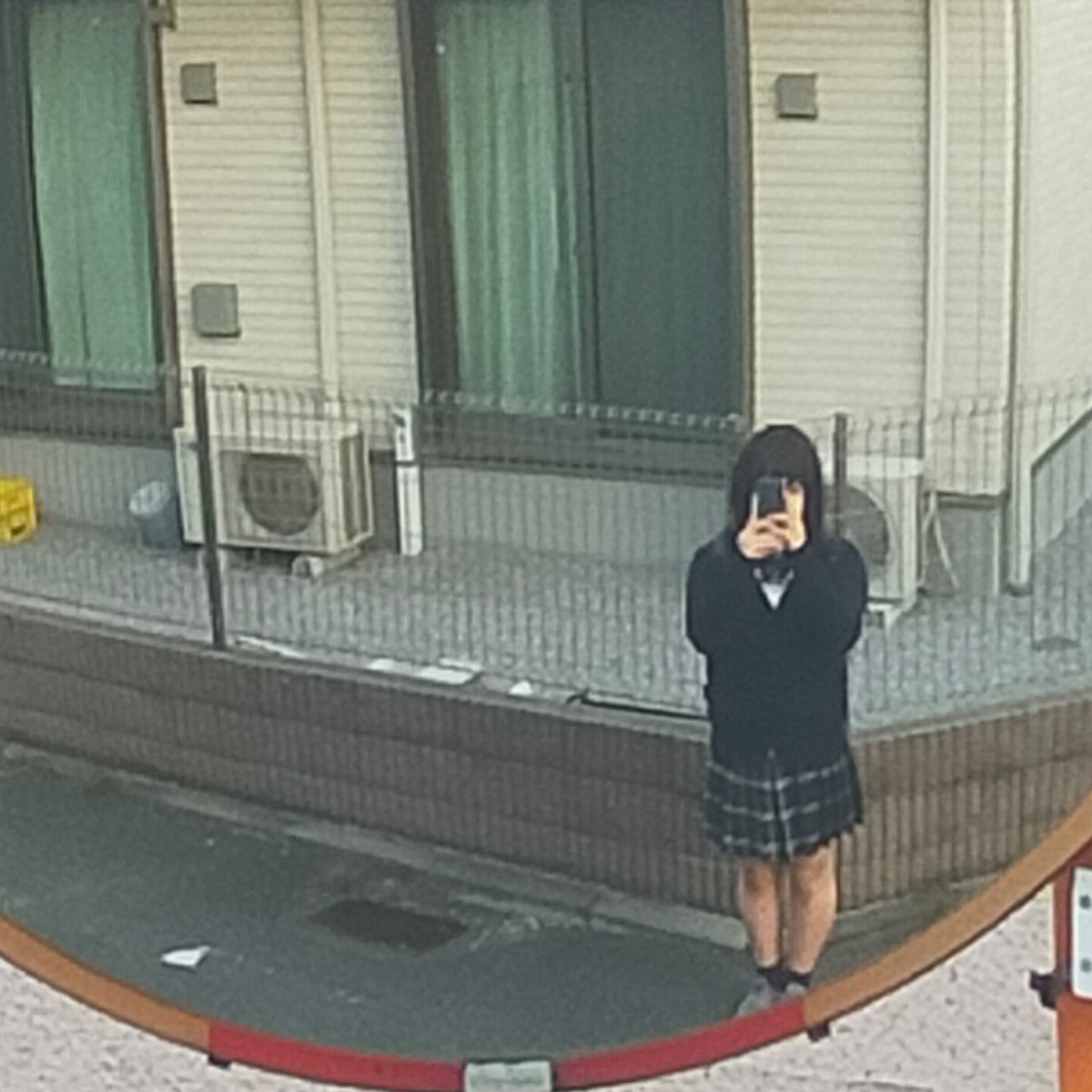 watashiharu's tweet photo. JKもしたいし、お母さん感ある感じの格好もしたい https://t.co/wtAFibTjmj