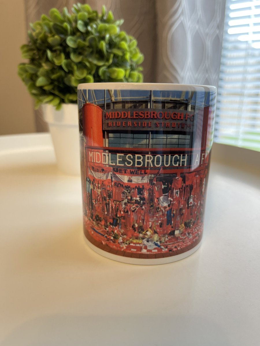 DesignsBoro's tweet photo. Riverside Ayresome Gates Mug

Shop: https://t.co/itxuJsOFBB

#UTB #Boro https://t.co/YmDrzYxnTy