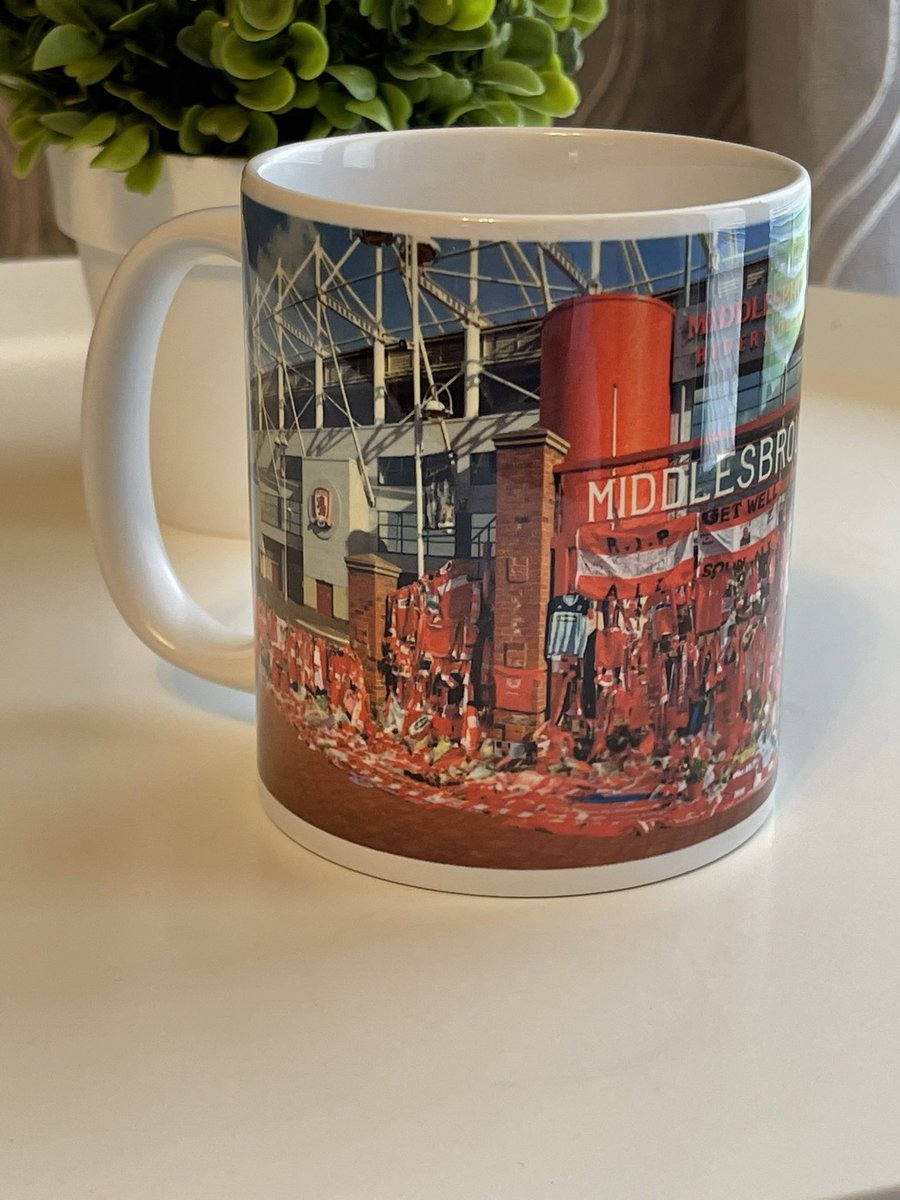 DesignsBoro's tweet photo. Riverside Ayresome Gates Mug

Shop: https://t.co/itxuJsOFBB

#UTB #Boro https://t.co/YmDrzYxnTy