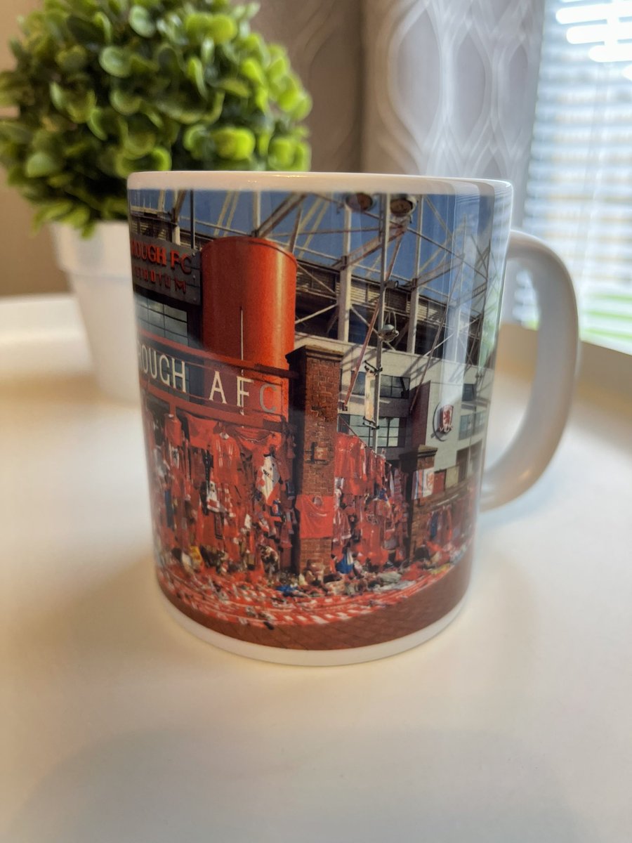 DesignsBoro's tweet photo. Riverside Ayresome Gates Mug

Shop: https://t.co/itxuJsOFBB

#UTB #Boro https://t.co/YmDrzYxnTy