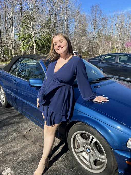 yes I can drive stick shift in heels 🤪😎🚙💨💨 https://t.co/JtAJDcossh