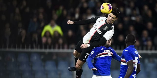 FausMuna's tweet photo. @imfuraluc01 @bbfmumwezi 18 December 2019, Juventus vs Sampdoria
Dor'igitego cy'umutwe najye nkab'umufana https://t.co/UbgZRpiEYe