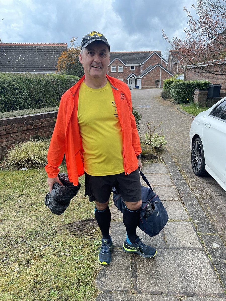 lozzoking's tweet photo. Good Luck Paul King in the Manchester Marathon today #manchestermarathon https://t.co/zWq5S1NamA