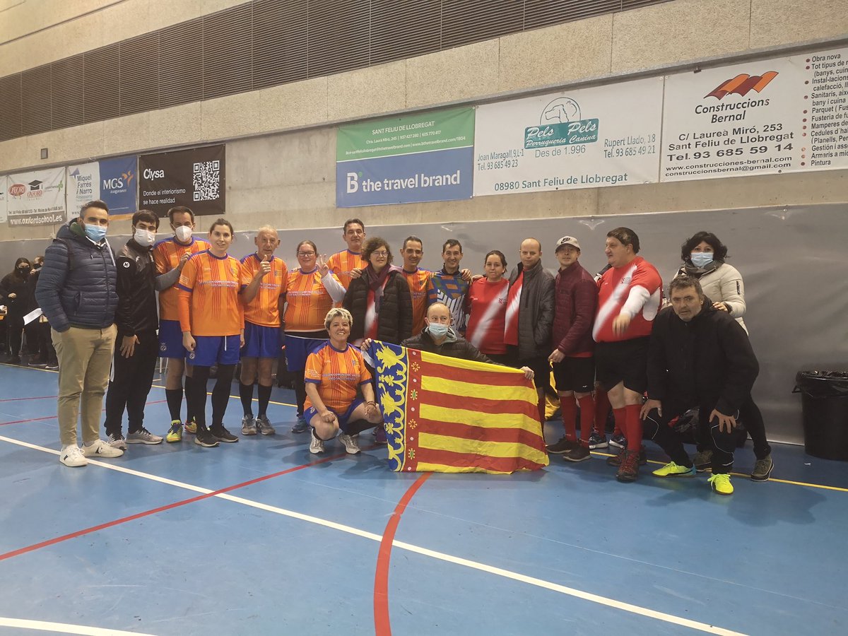 SportSa_Sueca's tweet photo. Ja estem a punt per a participar al Torneig "Tots som Handbol" al Pavelló Municipal Andrey Xepkin de Sant Feliu de Llobregat. #esportinclusiu #handbol #BalonmanoInclusivo 
https://t.co/khXlb4rXQA @FundlaCaixa https://t.co/anxsPfihC9