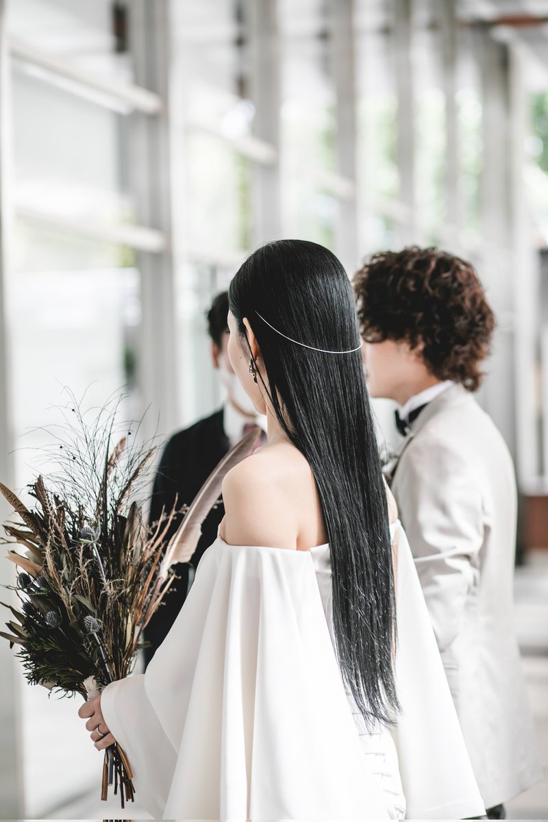 mia_via's tweet photo. ·
後ろ姿も美しい

ドレスを選ぶ際
ヘアメイクを決める際

後ろ姿がどう見えるかにも
ぜひこだわってください

ゲストが花嫁の後���姿を見��いる時間は意外に長いのです https://t.co/SVzLCtCNsL