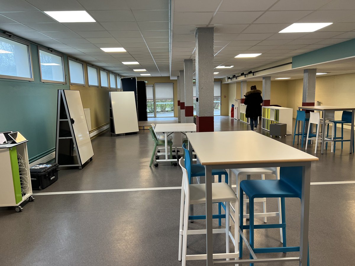 Maitreni's tweet photo. #innovationeduc #valdoise 
Petit retour sur l’inauguration de « la salle sur demande » du collège @ClgFlamel . Il est arrivé 2nd au dernier APEI - une salle multimodale pour développer l’oralité. Un grand bravo 🎉 aux équipes du collège pour ce projet @marine_savouret @valdoise https://t.co/IcyIQDTvpV