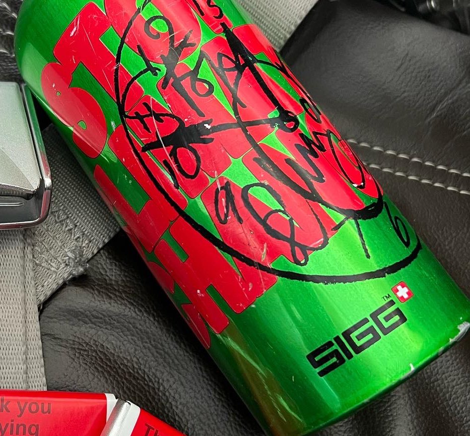 Prof Neil Entwistle (@salfordhydro) on Twitter photo Hey twittersphere, pls do your thing & help reunite me with this lost <a href="/SIGGofficial/">SIGG Switzerland Bottles AG</a> water bottle 🤞 I was travelling through T1 <a href="/manairport/">Manchester Airport</a> Friday April 1st am & it got lost after security. It has huge sentimental value formally belonging to the late <a href="/davidncollinsuk/">David Collins</a> Thank you x Hey twittersphere, pls do your thing & help reunite me with this lost <a href="/SIGGofficial/">SIGG Switzerland Bottles AG</a> water bottle 🤞 I was travelling through T1 <a href="/manairport/">Manchester Airport</a> Friday April 1st am & it got lost after security. It has huge sentimental value formally belonging to the late <a href="/davidncollinsuk/">David Collins</a> Thank you x