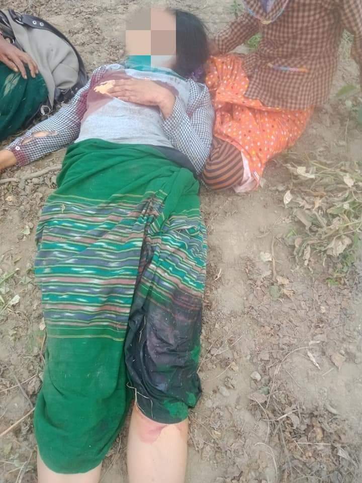 Khithitofficial's tweet photo. ရေစကြိုမြို့နယ် ၊ ဖြုံဘူးကျေးရွာတွင် အကြမ်းဖက် စစ်ကောင်စီ ရွာလုံးကျွတ် မီးရှို့ဖျက်ဆီး၊ အမျိုးသမီးတစ်ဦးကို ပစ်သတ်

ရန်ကုန်၊ ဧပြီ ၃ 
Read More -> https://t.co/6N21mnEVs2 https://t.co/DUGfHu4UNh