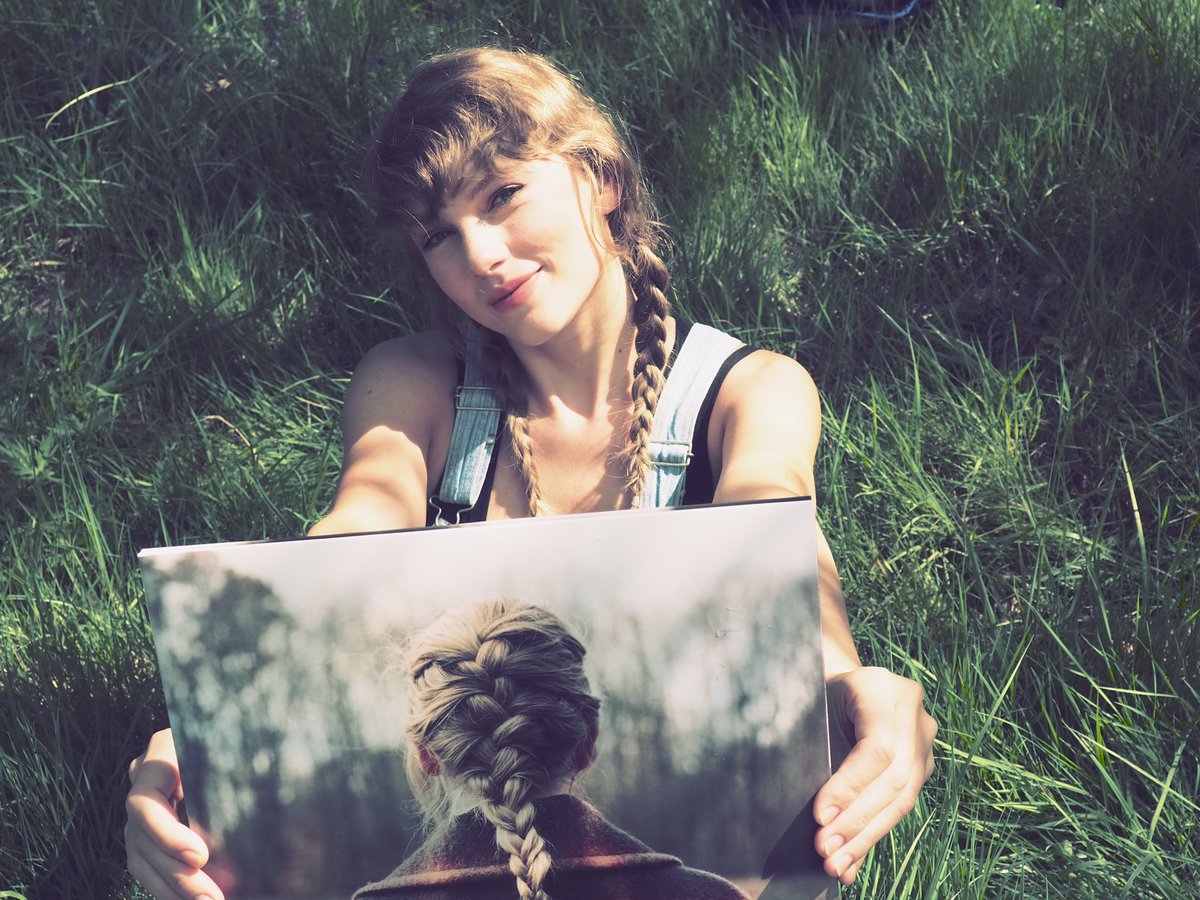 jayledits's tweet image. nie mam zamiaru oglądać #Grammys2022 bo jakoś nie mam przekonania do wygranej Taylor i wsm mam dużo spraw do ogarnięcia w przeciwieństwie do zeszłego roku, ale nie zmienia to faktu, że mentalnie trzymam kciuki za evermore i liczę, że pozytywnie się zaskoczę!