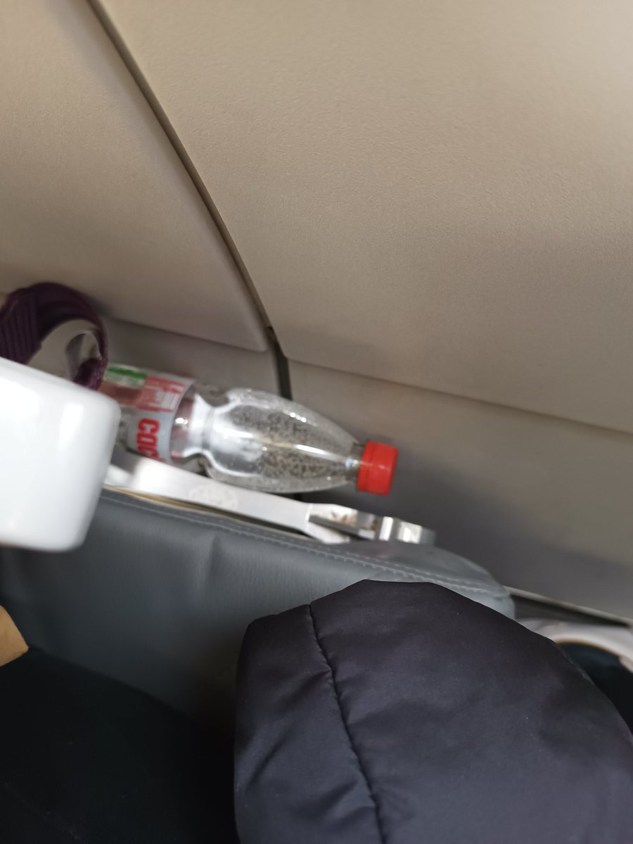 _Misttv's tweet photo. @SKYAirline_CL "sanitized" planes, truly https://t.co/peZjRfAaWu