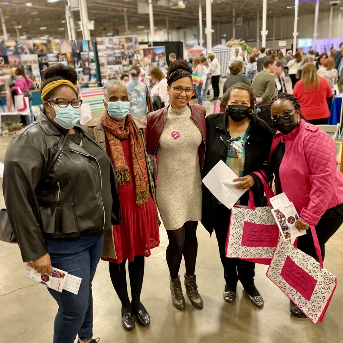 wedexpshow's tweet photo. So much fun! Even better when brides and grooms bring their friends and family along. Washington Wedding Experience runs till 4 p.m. at the Dulles Expo Center in Chantilly. Bring someone you love! ❤️ Get tickets at https://t.co/tlkuFH50mC. https://t.co/TLtVpqwmx8