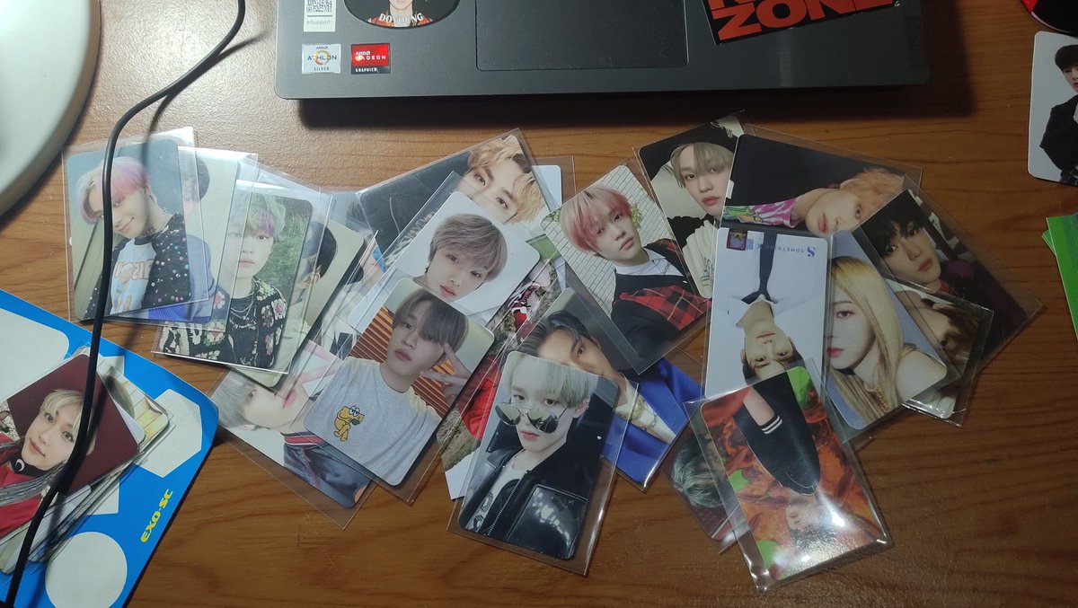 jeiketuspi's tweet photo. Semangatin gue dong ada 40 pc an mau dijual, kebanyakan dari era hotsa helfut :) https://t.co/iRS7b82SSJ