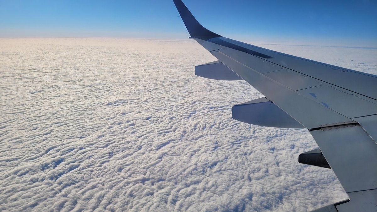 JVPhysics's tweet photo. Flying home... https://t.co/ESMp4j3vqe