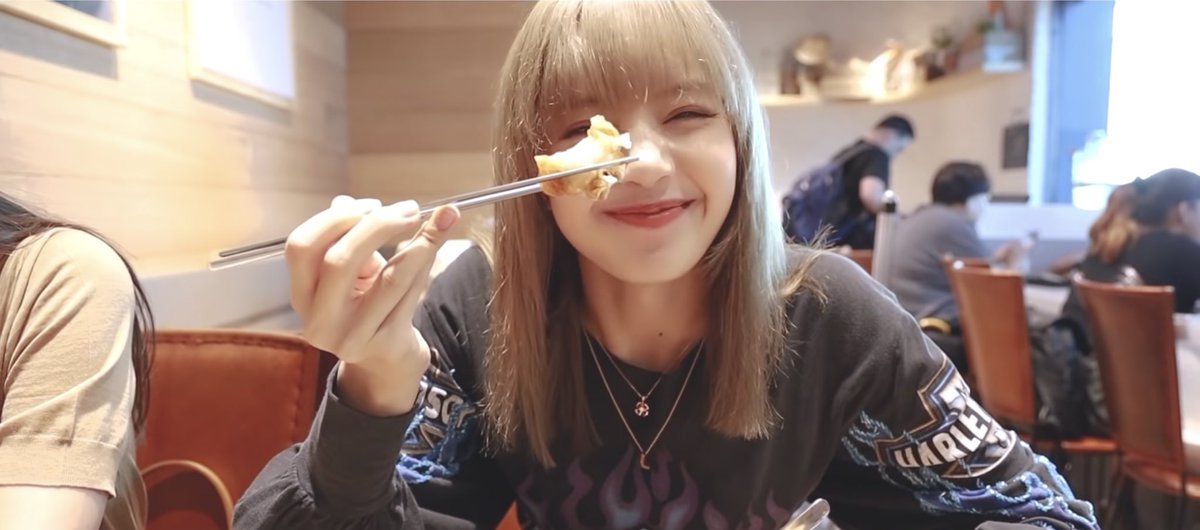 lallisa_lali's tweet photo. ย้อนกลับไปดูลิลิฟิล์มมา คิดถึงอะ น่ารักมากเลยอันนี้ 🥺🥺🥺 https://t.co/UitehgOqQw