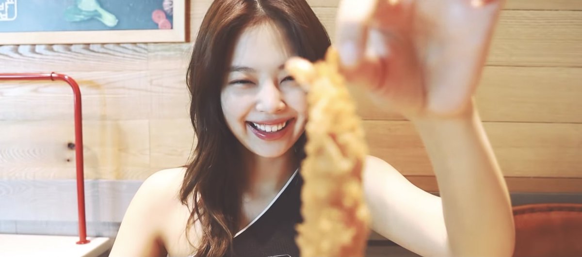 lallisa_lali's tweet photo. ย้อนกลับไปดูลิลิฟิล์มมา คิดถึงอะ น่ารักมากเลยอันนี้ 🥺🥺🥺 https://t.co/UitehgOqQw