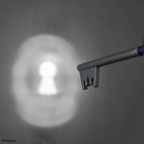 KH13com's tweet photo. Official Kingdom Hearts Light-up Keyblade announced; Fall 2022 release!

https://t.co/QcOxBRnpHf https://t.co/35uPWRlsdN