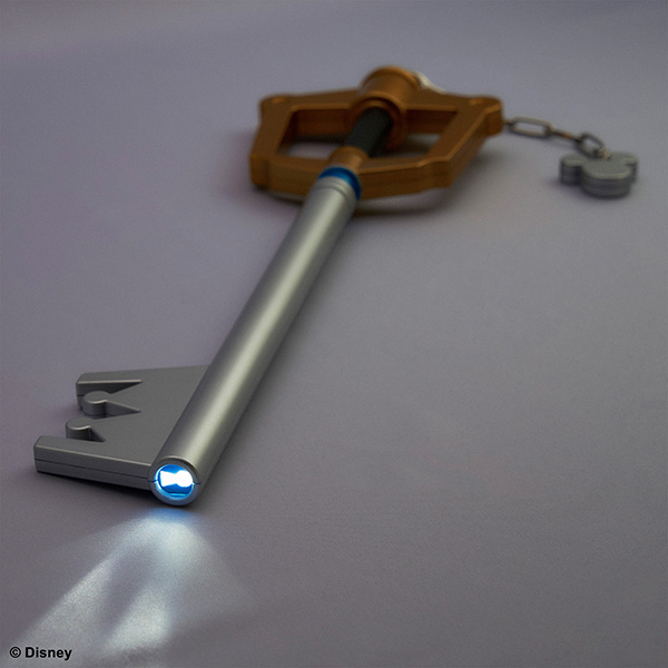 KH13com's tweet photo. Official Kingdom Hearts Light-up Keyblade announced; Fall 2022 release!

https://t.co/QcOxBRnpHf https://t.co/35uPWRlsdN