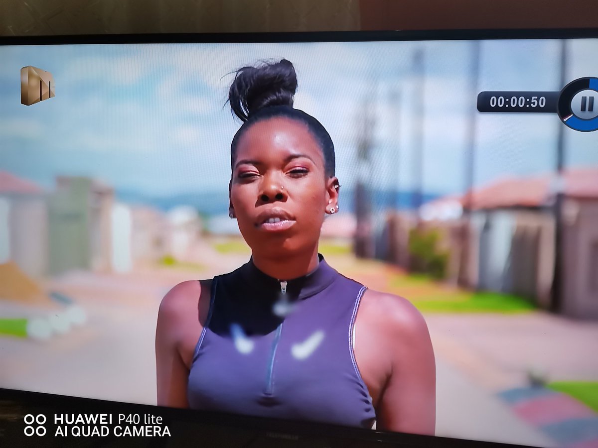 precise1990's tweet image. #DateMyFamily I will definitely run for my life not is interesting about her
