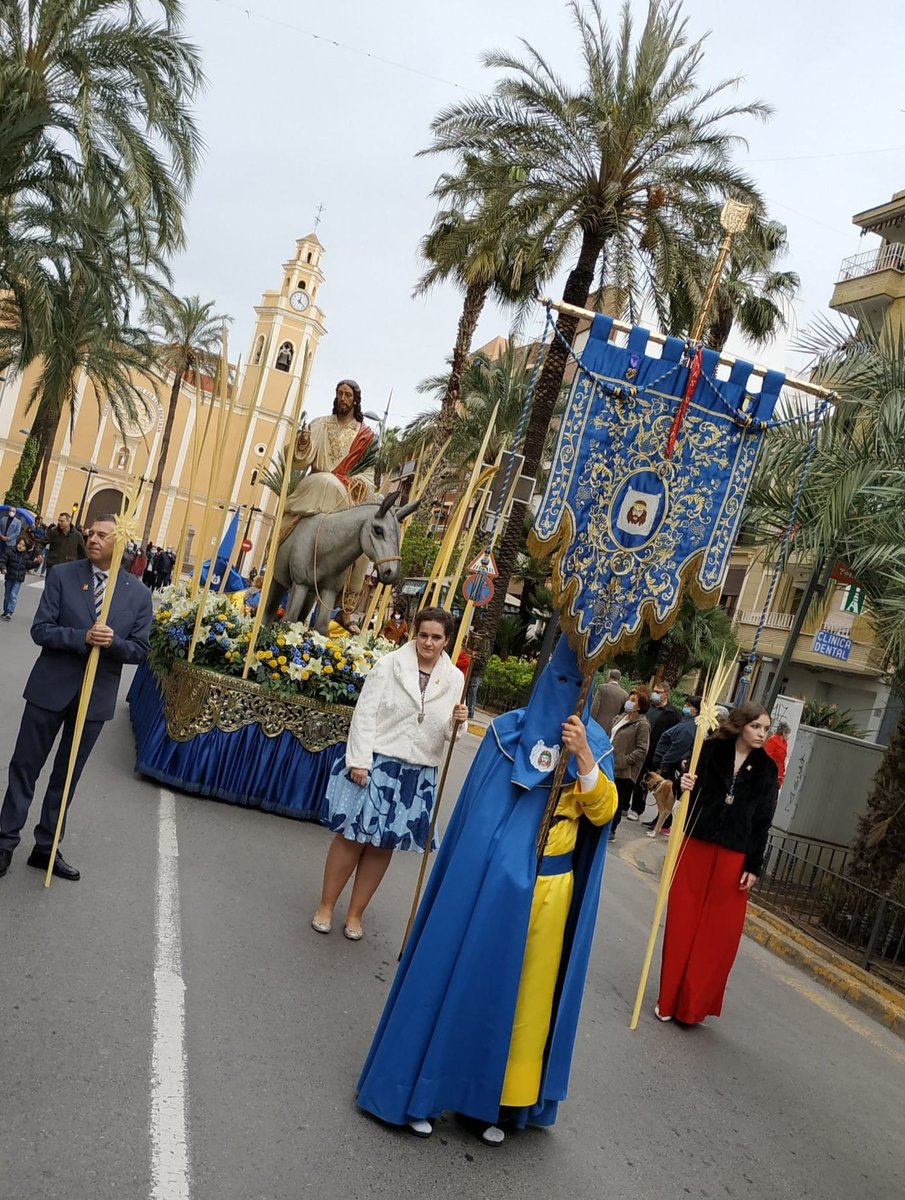 FazTorrent's tweet photo. 🌿 Y los que iban delante y los que venían detrás daban voces, diciendo: ¡Hosanna! ¡Bendito el que viene en el nombre del Señor! ¡Hosanna en las alturas! https://t.co/BQpf9HUXc0