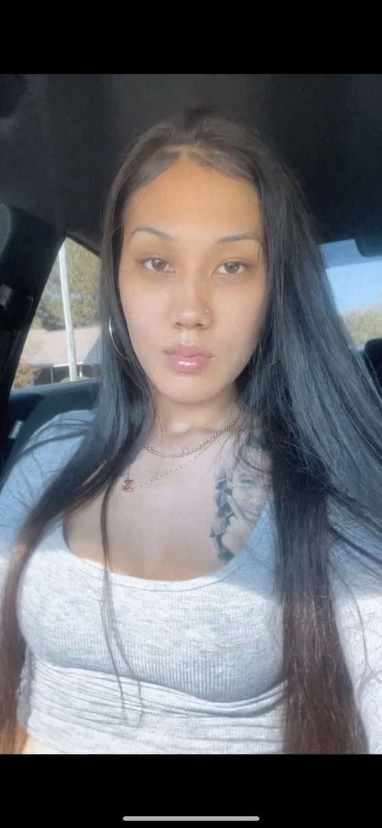 ashlynfrmhawaii's tweet photo. Skin come throughhhhh 😍 https://t.co/51s6Xy8il5