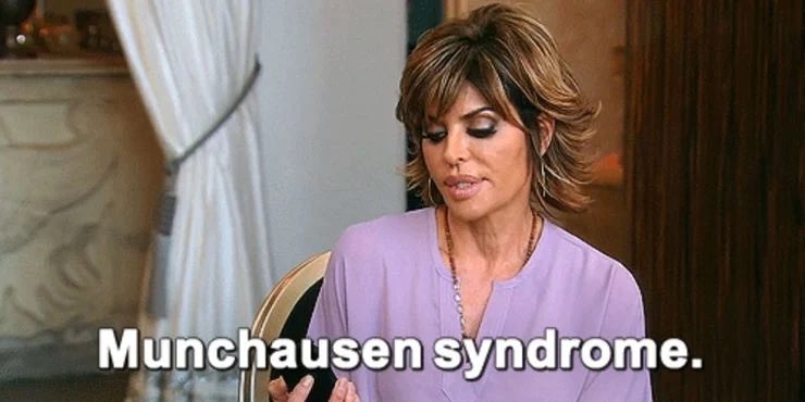 GizellesHotBox's tweet photo. Aviva walked so Yolanda could run. #RHONY #RHOBH https://t.co/GyJGq7Qde8