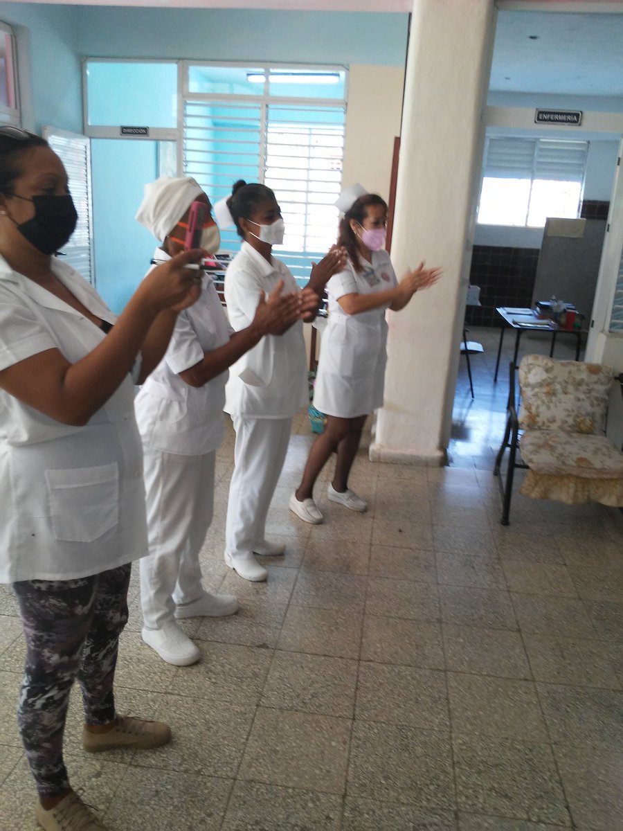 AmiguitosSa's tweet photo. Los trabajadores del Policlínico 28 de septiembre,realizan un asalto a la institucion para felicitar a los niños y trabajadores en el 61 aniversario de la creación de los círculos infantiles
#LaPrimeraInfanciaImporta
#VamosPorMas
@Niurdisreyes
@Sureysifrometa
@RosaAlvarez https://t.co/VjUGnvhTnl