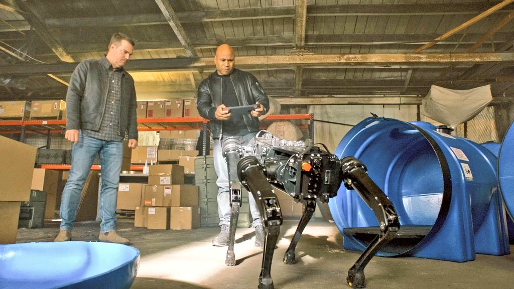 UnmannedWW's tweet photo. Check out the @Ghost_Robotics Vision 60 #QUGV #RoboticDog this evening on @NCISLA @CBS 9:00pm EST with @llcoolj and Chris O'Donnell! https://t.co/Sjahkk0UvP