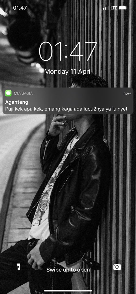 permenanon2's tweet photo. Beda universe, beda reaksi. https://t.co/zQMF0T952d