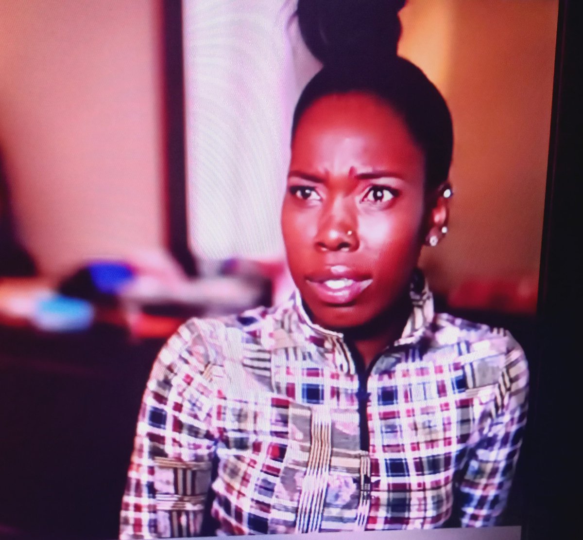 DjMrT_SA's tweet photo. #DateMyFamily Mbali must have her own reality TV show😄😄😂 https://t.co/i8CBtITvFb