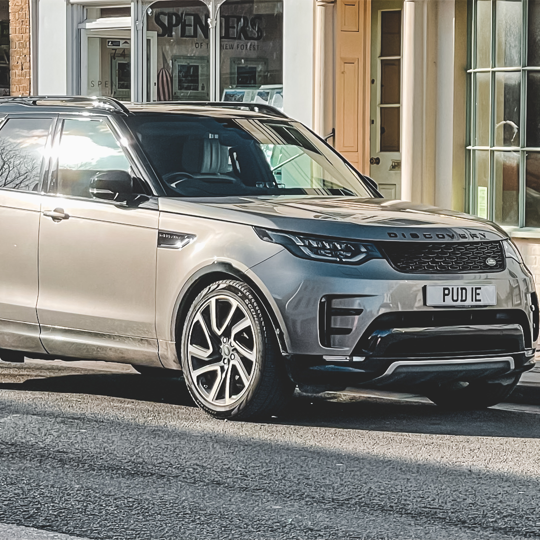 Regtransfers's tweet photo. A nice plate spotted on this Discovery, 'PUD 1E'🙌
Know the owner? Tag them in the comments⬇ | 📷 - @Daz5049
🔎Find your own perfect personalised plate here: https://t.co/hiBSxzHcqF
#numberplates #regtransfers #registration #spottedplate #cherishedplates #PUD1E https://t.co/0Qmkv8UYeG